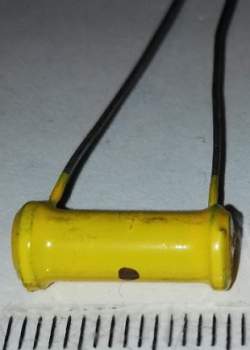 NR121 220R/E termistor TESLA  - hnědá tečka  ... balení 10ks za 100Kč