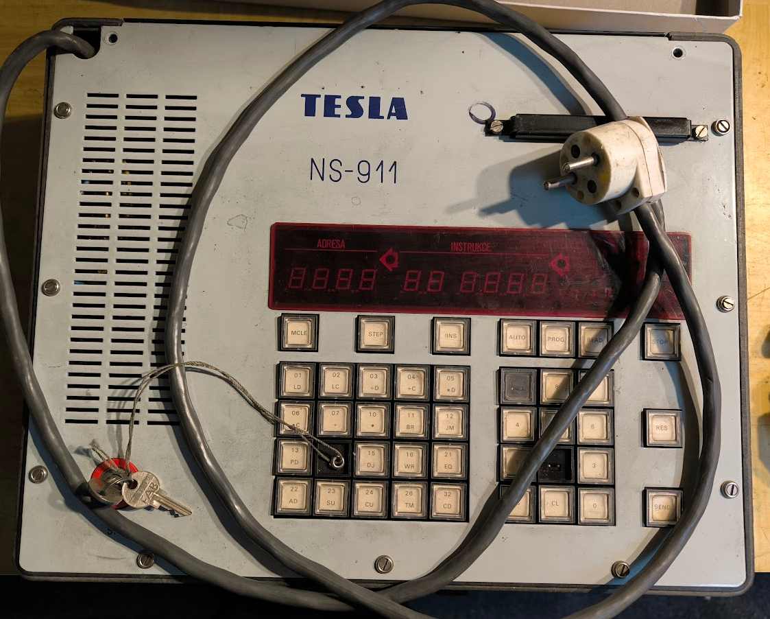 NS-911 - mikropočítač TESLA, na náhradní díly  .. cena na dotaz / price on request (NS911-001)