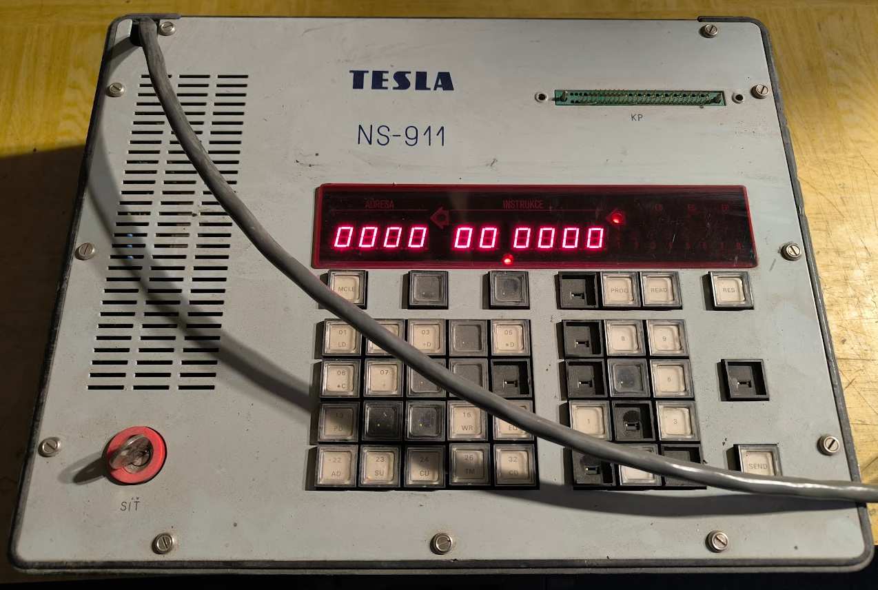 NS-911 - mikropočítač TESLA, na náhradní díly  .. cena na dotaz / price on request (NS911-002)