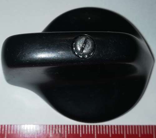 není skladem - knoflík - šipka k VS10, VS16, 5x5  OBZOR, černá, oblá - NSC/5, použitá