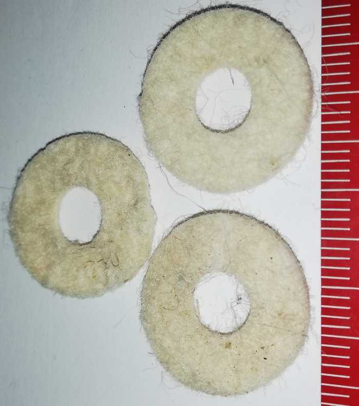 OBZOR - filcová podložka k přepínačům .. balení 100ks za 70Kč