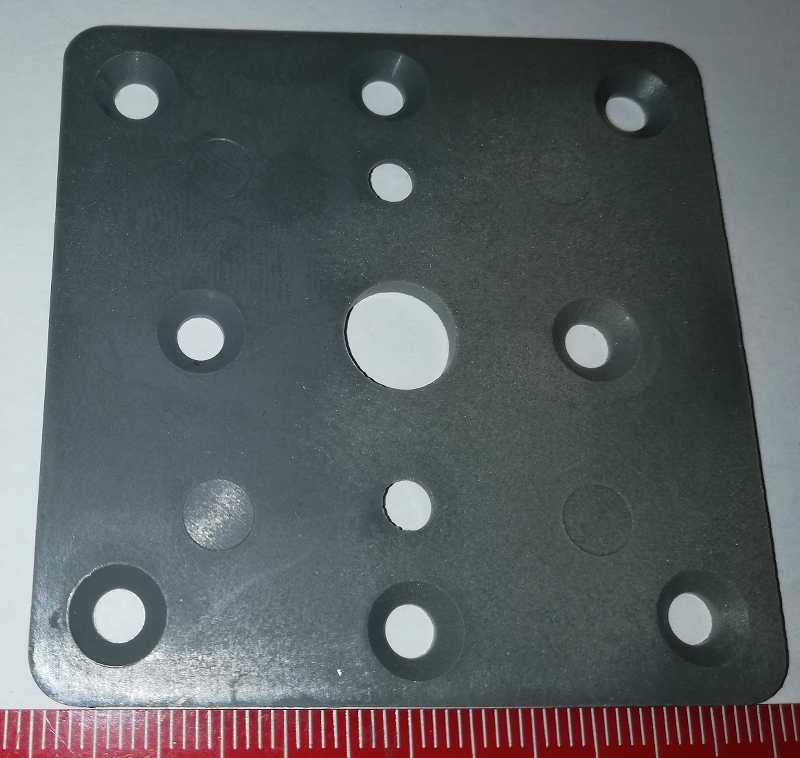 OBZOR - plastová podložka tl. 3mm pod štítky přepínačů 60x60mm