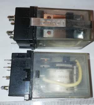 relé OMRON LY2 24VDC v patici pájené