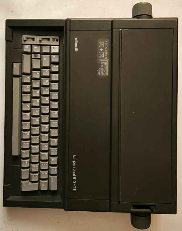 Psací stroj OLIVETTI ET PERSONAL 510 ET II - starší, funkční, chybí páska