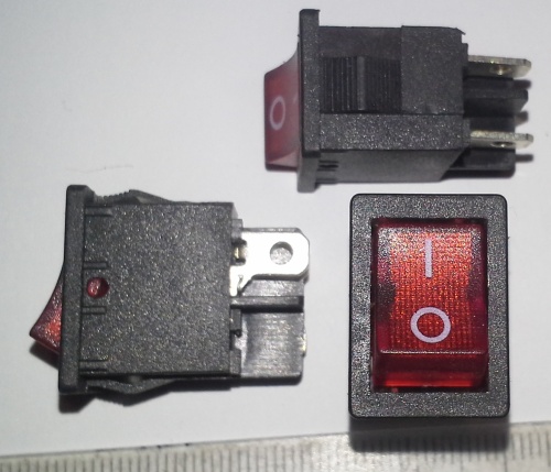 není skladem - kolébkový spínač P-SW101A-RED  .. balení 20ks za 100Kč
