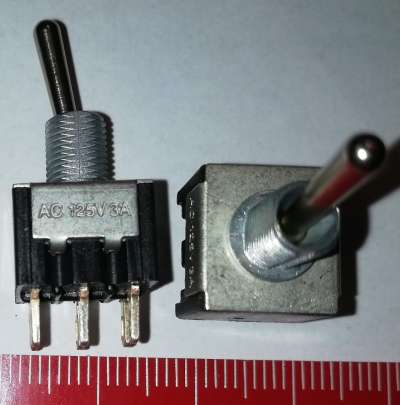 P-WT22 - Páčkový spínač do panelu, 2póly, ON-ON, 3A/125V ..  balení 5ks za 90Kč