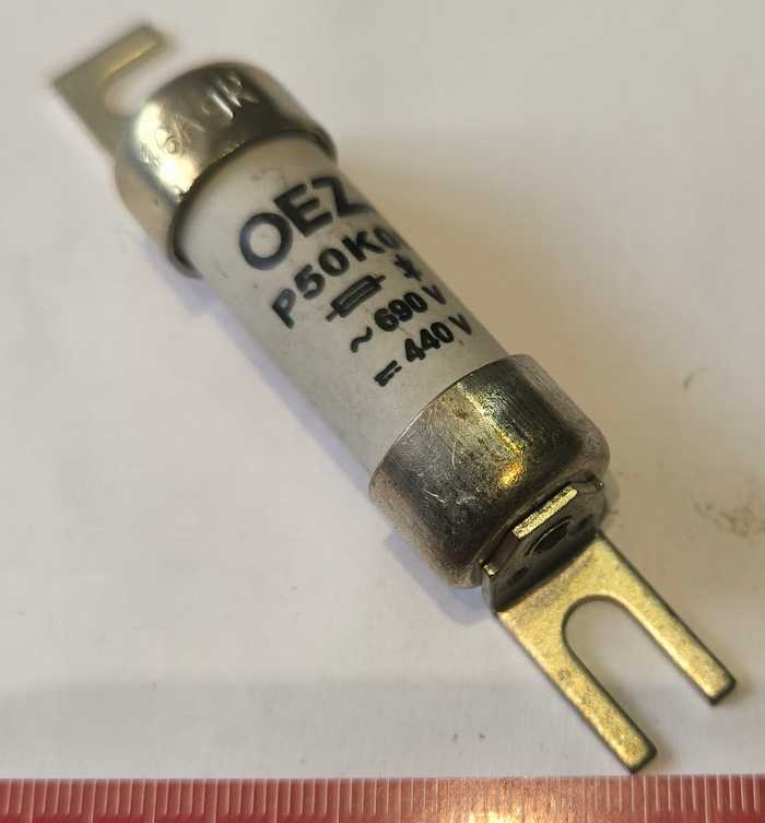 pojistka P50K06  690Vstr 440Vss OEZ 25A