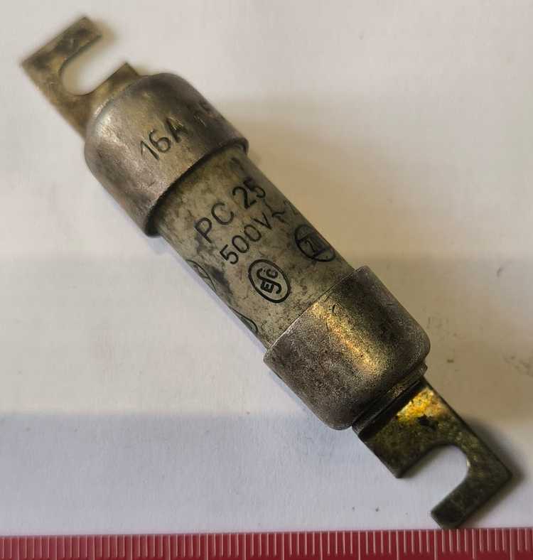 pojistka PC25  500V 20A