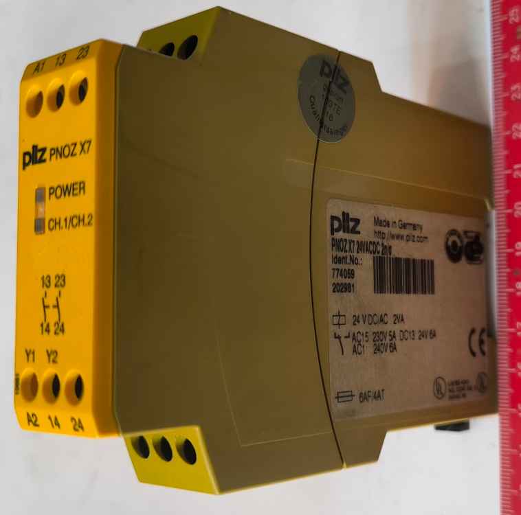 PILZ 774059 PNOZ X7 24VACDC 2n/o  .. použitý / used