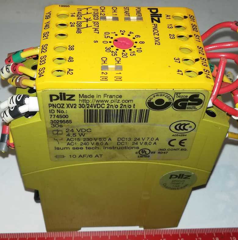 PILZ-PNOZ-XV2 30/24Vdc  .. použitý / used .. cena na dotaz / price on request