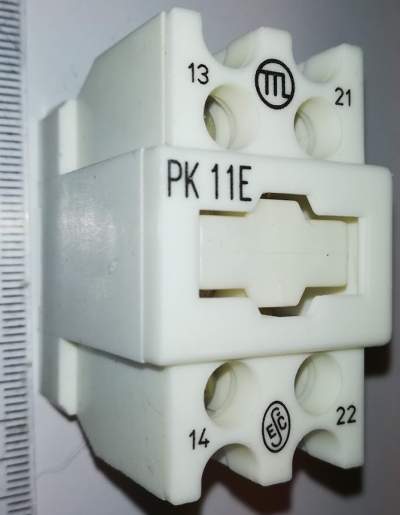 PK11E - pomocný kontakt horní