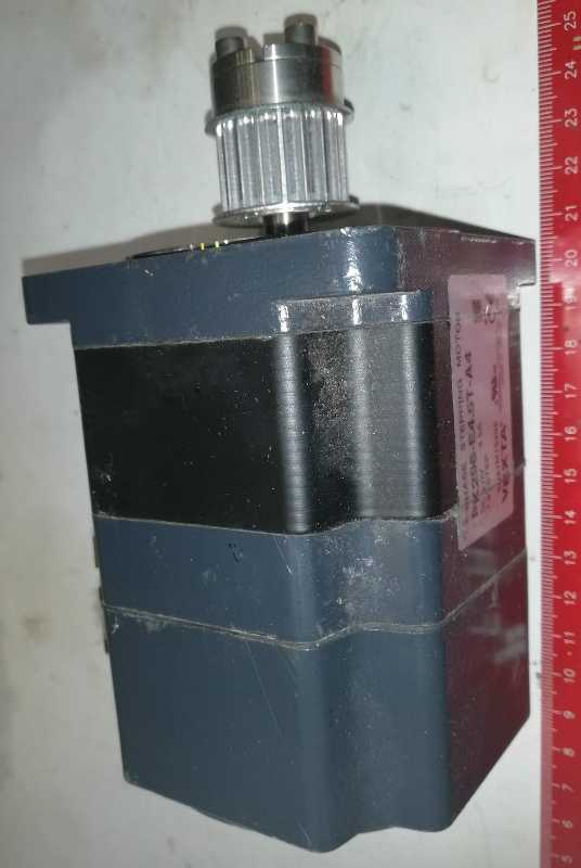 2-phase stepping motor PK296-E4.5T-A4  .. použitý / used