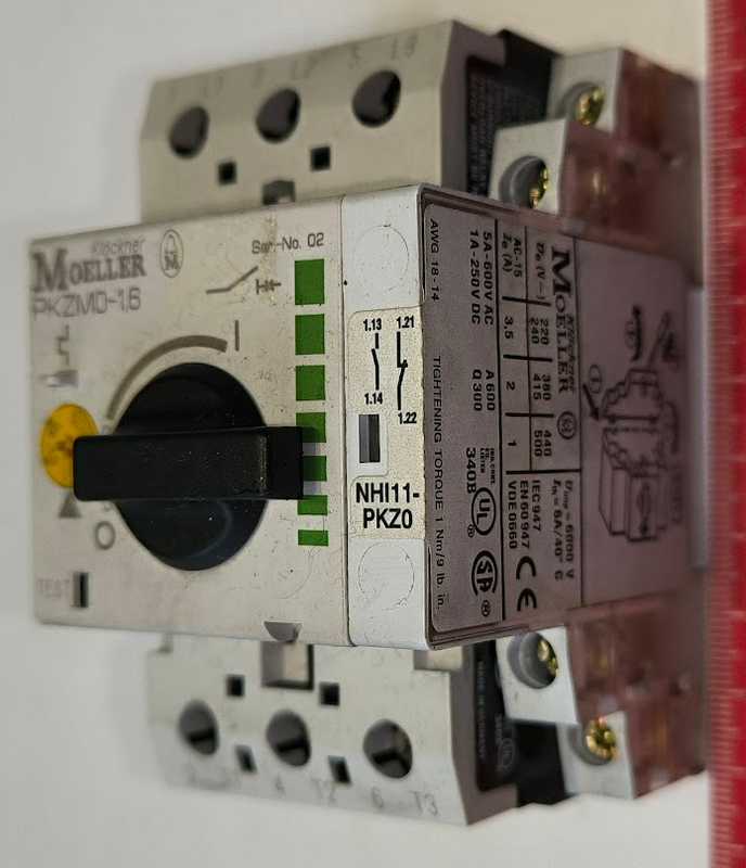 Motorový spouštěč  PKZM0-1,6  (1,0A-1,6A) + pomocný kontakt  NHI11-PKZ0   .. použitý / used