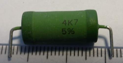 R 4k7 5% 4W, krátké vývody .. balení 100 ks za 60Kč