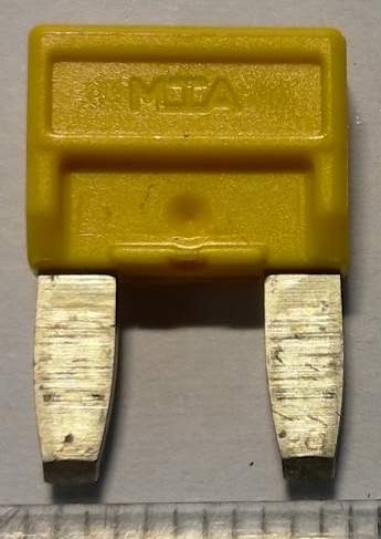 auto pojistka 20A, žlutá   .. balení 20ks za 40Kč