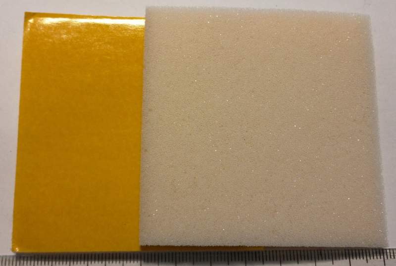 lepicí měkká podložka, čtverec 70x70mm   .. balení 40ks za 20Kč