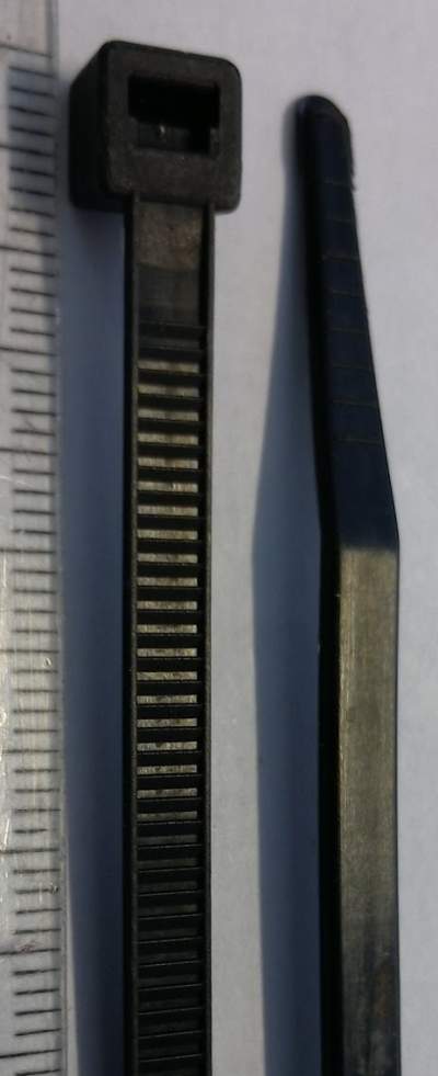 není skladem - vázací páska LPR3020 černá, délka 200mm, šířka 4,7mm .. balení 200ks za 80Kč