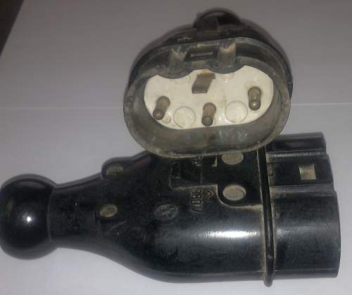 vidlice 25A 380Vstř, bakelitová, stará, použitá  .. cena na dotaz / price on request