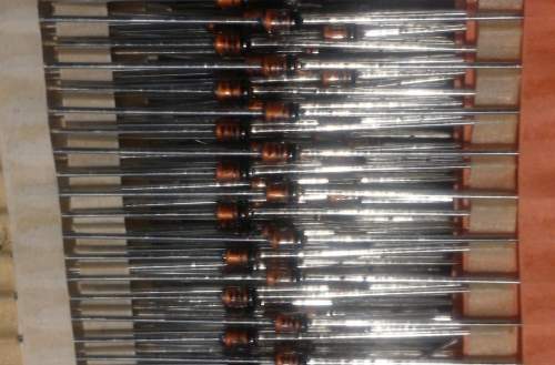 Z diode 1,3W 6,8V VISHAY .. balení 1200 ks za 99Kč