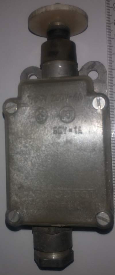 Přepínač typ SV 250V/4A, starší, používaný .. cena na dotaz / price on request