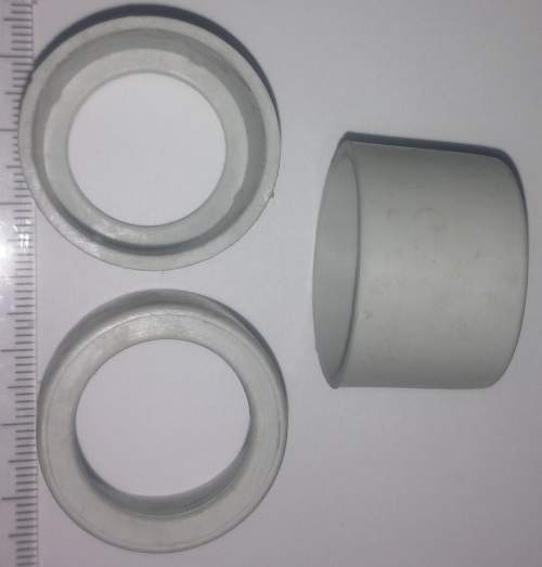 plastové kroužky, výška 21mm, průměr 31mm  .. balení 43ks za 50Kč