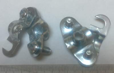 kovový držák .. balení 8ks za 50Kč