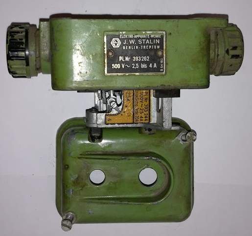 jistič 2,5-4A 500V J.W.Stalin .. historický kus .. cena na dotaz