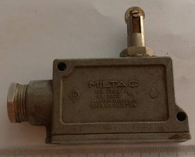 koncový spínač z demontáže, MILTAC .. cena na dotaz / price on request