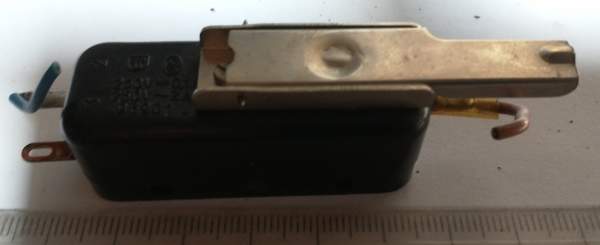 mikrospínač 96901, starší  .. použitý / used