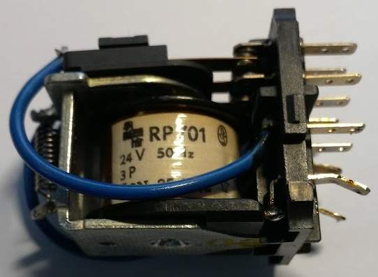 relé RP701 24V 50Hz 3P, bez obalu, pájený ( PP10444 )