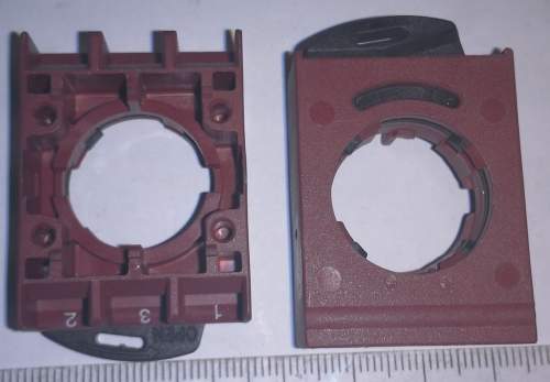 P9ACFS3 - Rámeček spojovací 3-pozice   .. použitý / used