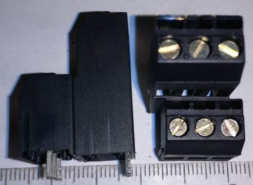 svorkovnice 2x3 pin, balení 20ks za 100Kč