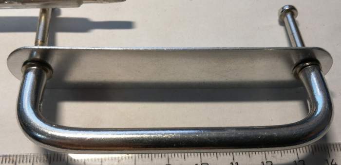 kovová ručka ( na šuplík, ... )