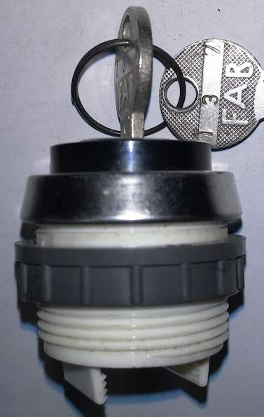 T6D CE černá, v obou polohách lze vytáhnout klíček !! 1 klíček !!