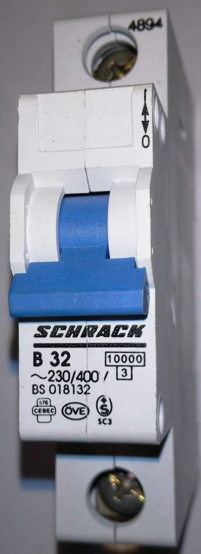 jistič  BS 018132-A B32/1 Schrack