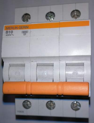 jistič B10 3pol. Merlin Gerin