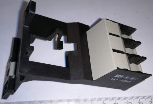 LA7D2064 - TESYS DRŽÁK RELÉ   .. cena na dotaz / price on request