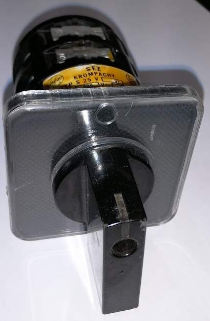 přepínač typ S25V01 s knoflíkem ( černý) .. cena na dotaz / price on request