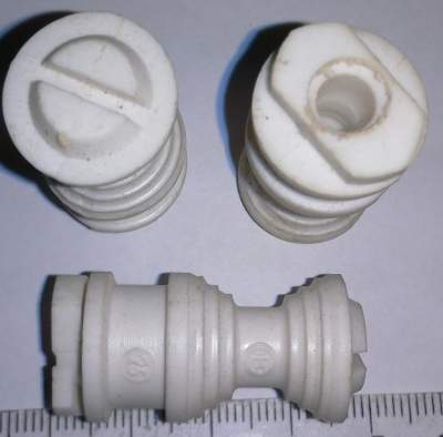 rozpěrka plastová .. balení 50ks za 100Kč