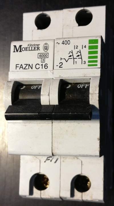 jistič  MOELLER FAZN C16