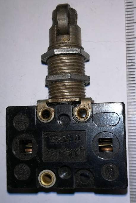 mikrospínač 3594-83833,  váleček v hlaviččce 90st, 4 šroubky   .. cena na dotaz / price on request