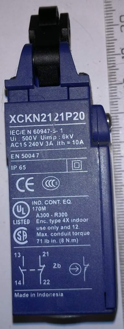 koncový spínač XCKN2121P20   .. cena na dotaz / price on request