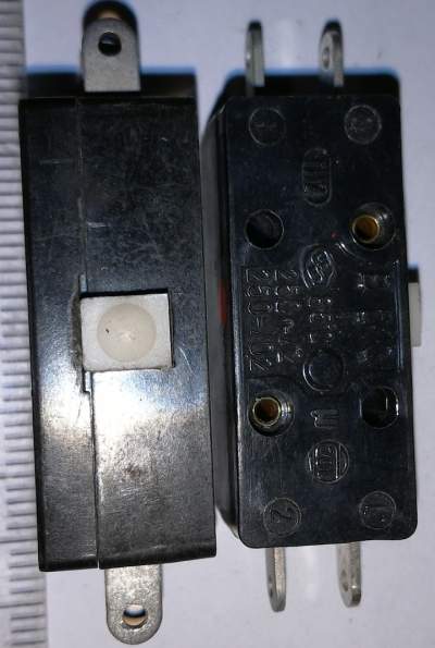 mikrospínač B613-1 (bílá hlavička)