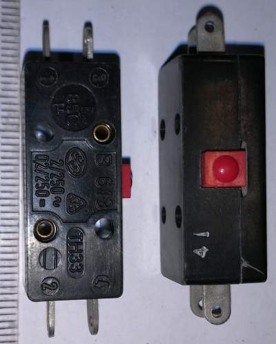 mikrospínač B613-1 (červená hlavička)