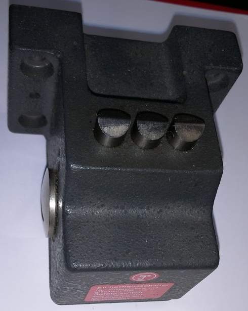 GLBF D12-508 - modul 3ks nájezdových spínačů, EUCHNER  .. cena na dotaz / price on request