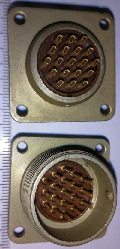 VŠ24B19Š1A - konektor, pájený