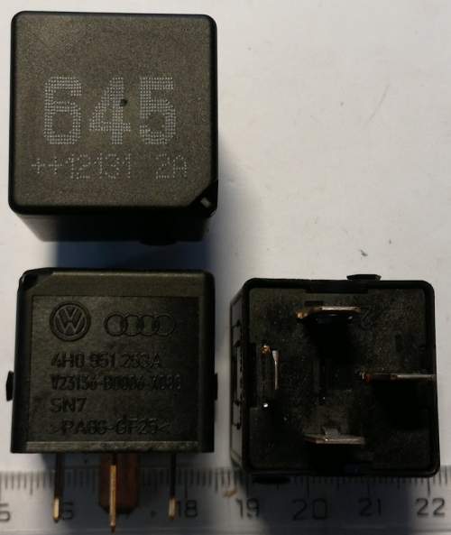 Audi, VW Black Relay (645) - V23136-B006-X080, 4HO951253A (4 pin)