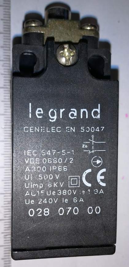 koncový spínač LEGRAND 02807000