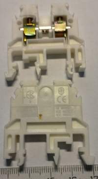 není skladem - svorka RSA4A bílá .. balení 25ks za 60Kč