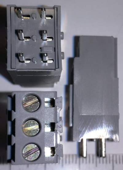 svorka 3pin    .. balení 22ks za 60Kč